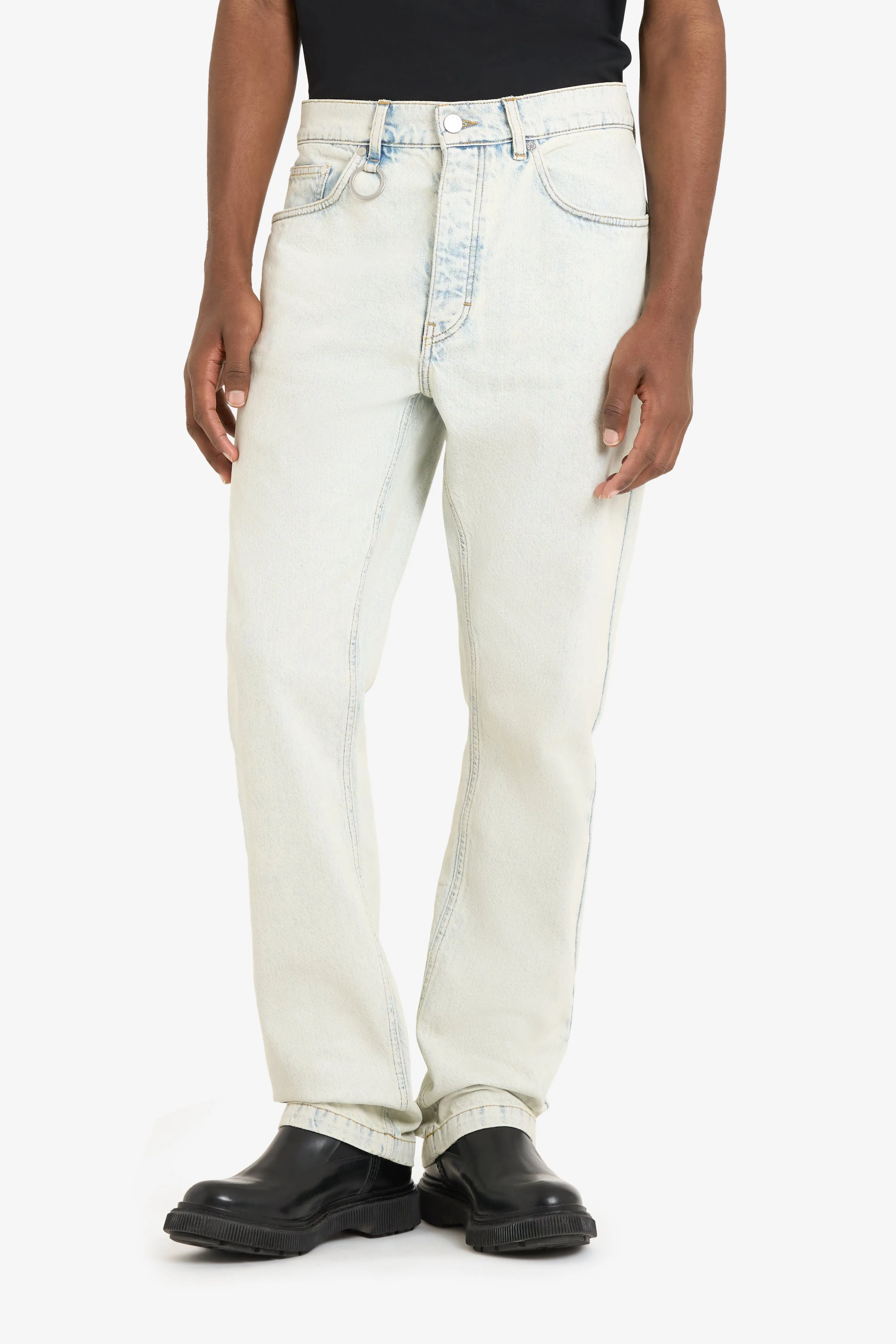 STRAIGHT LEG JEANS