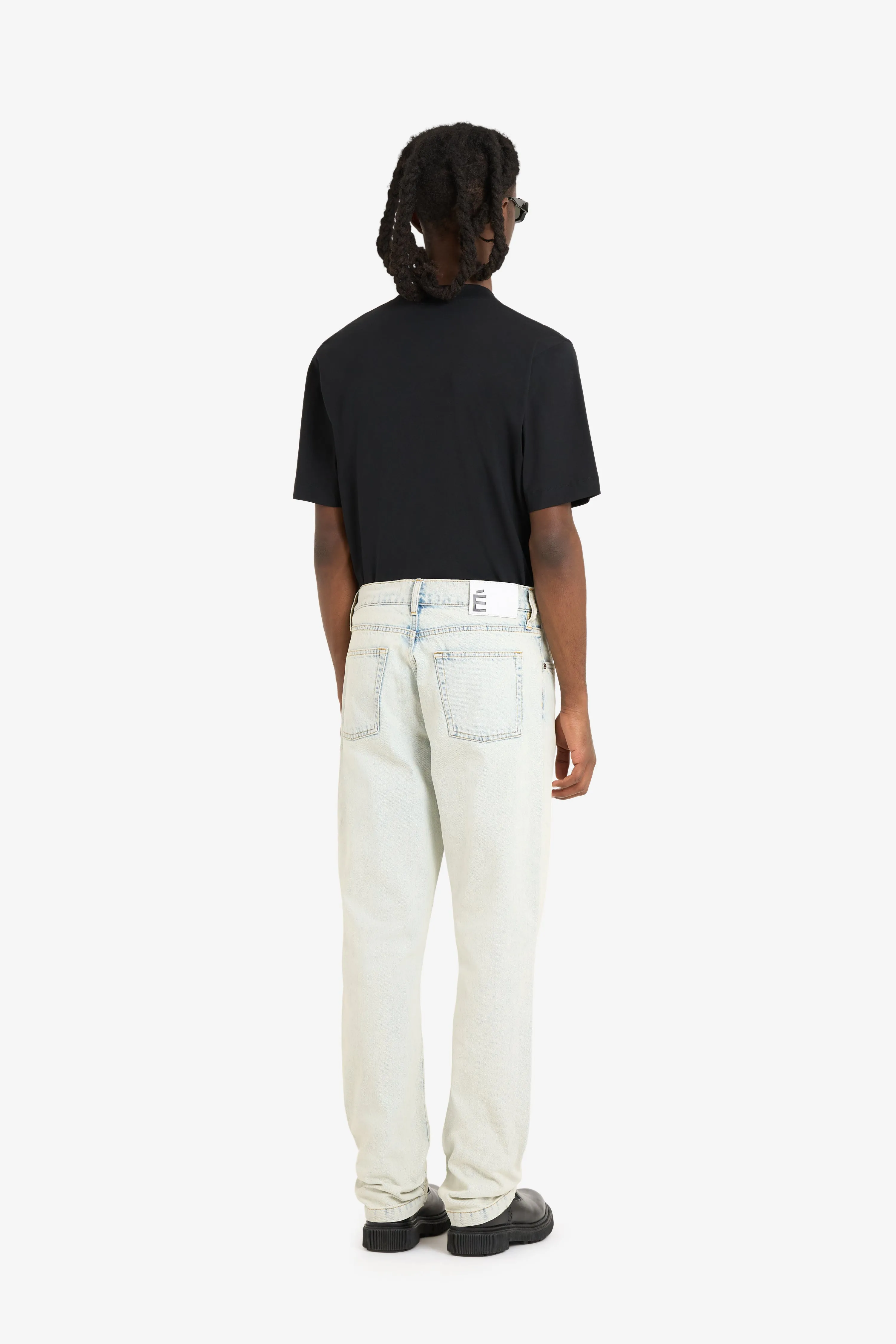STRAIGHT LEG JEANS