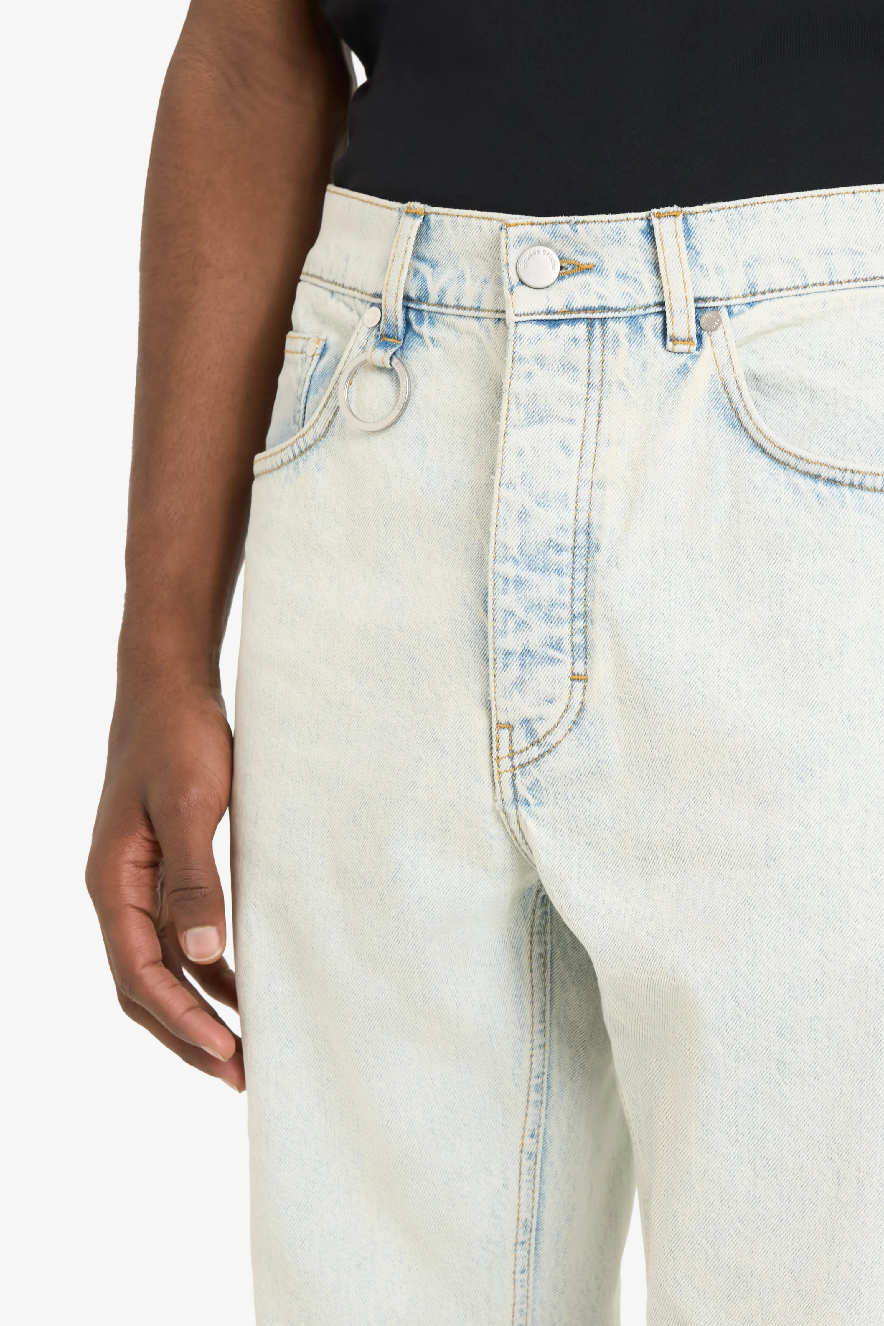 STRAIGHT LEG JEANS