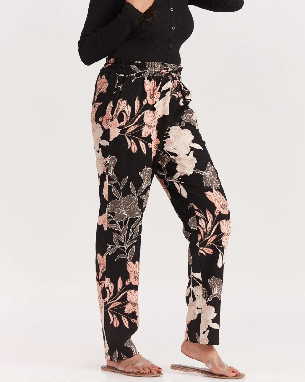 Tapered Fit Tapered & Relaxed Drawstring Printed Pants - Floral Black Print