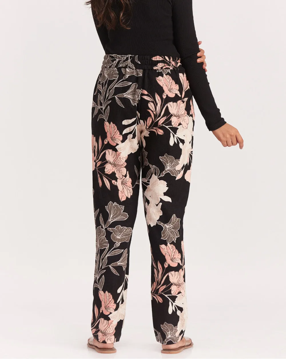 Tapered Fit Tapered & Relaxed Drawstring Printed Pants - Floral Black Print