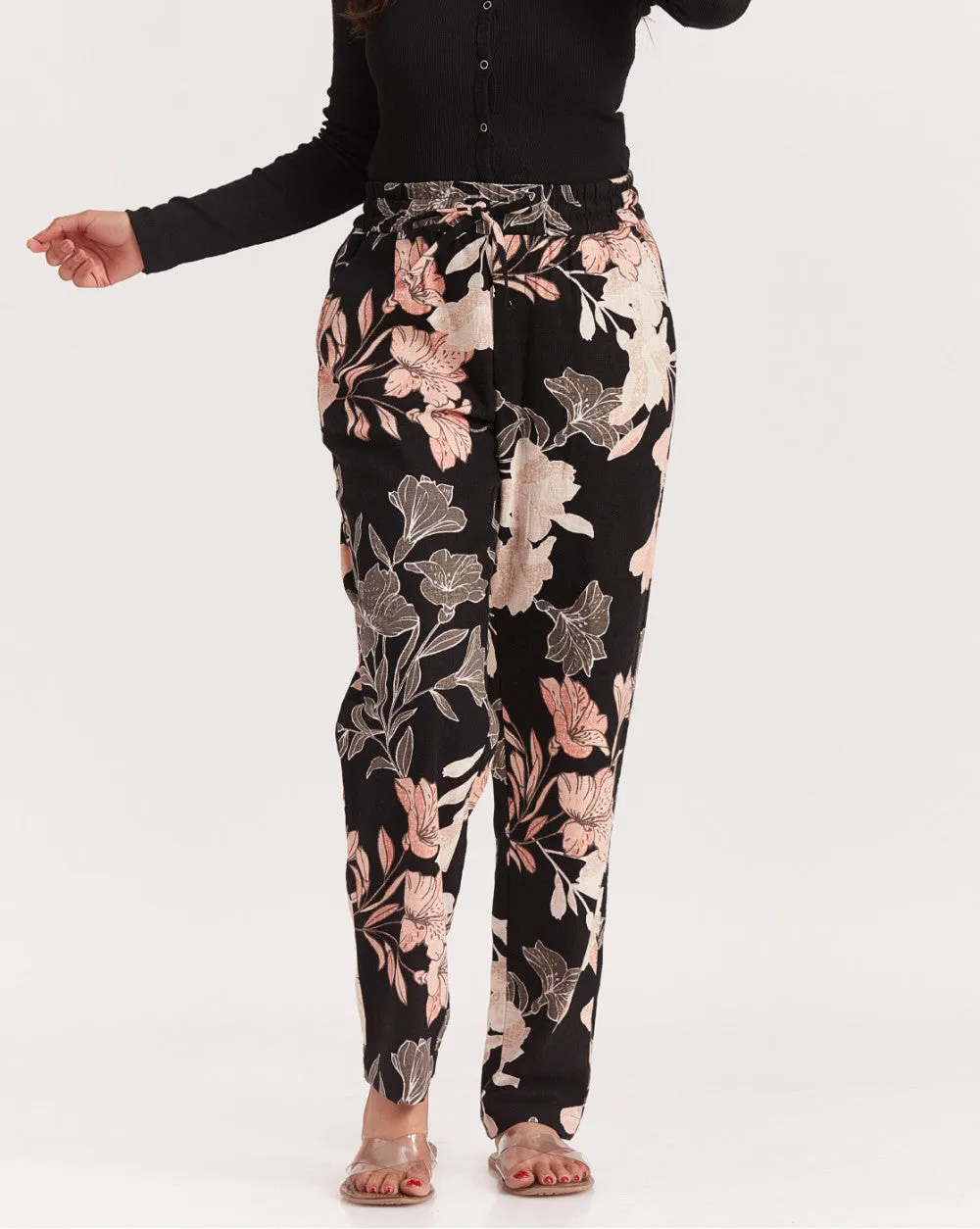 Tapered Fit Tapered & Relaxed Drawstring Printed Pants - Floral Black Print
