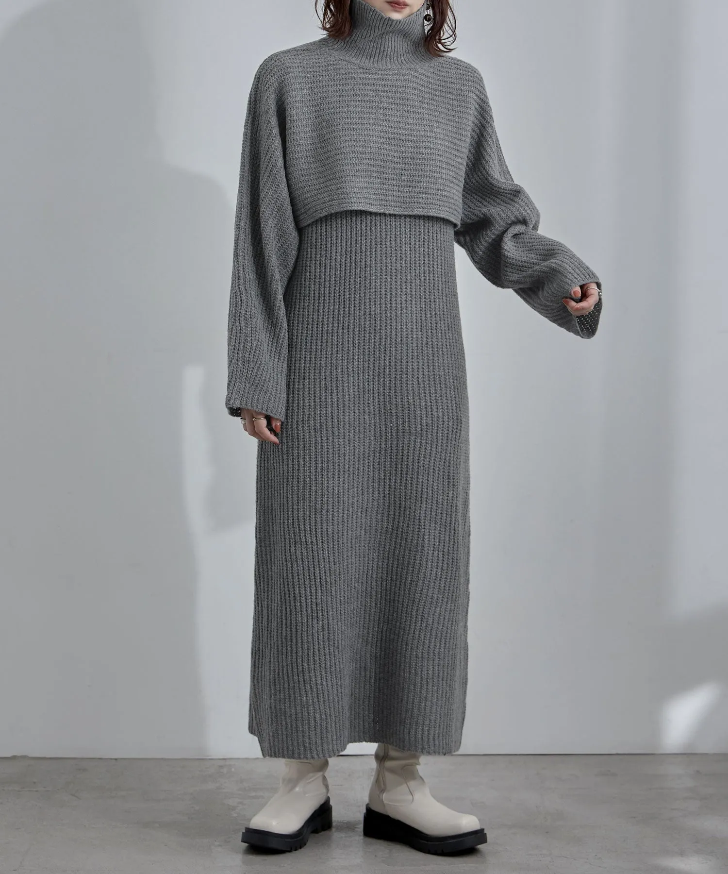 Turtleneck bolero knit & Sleeveless knit one-piece