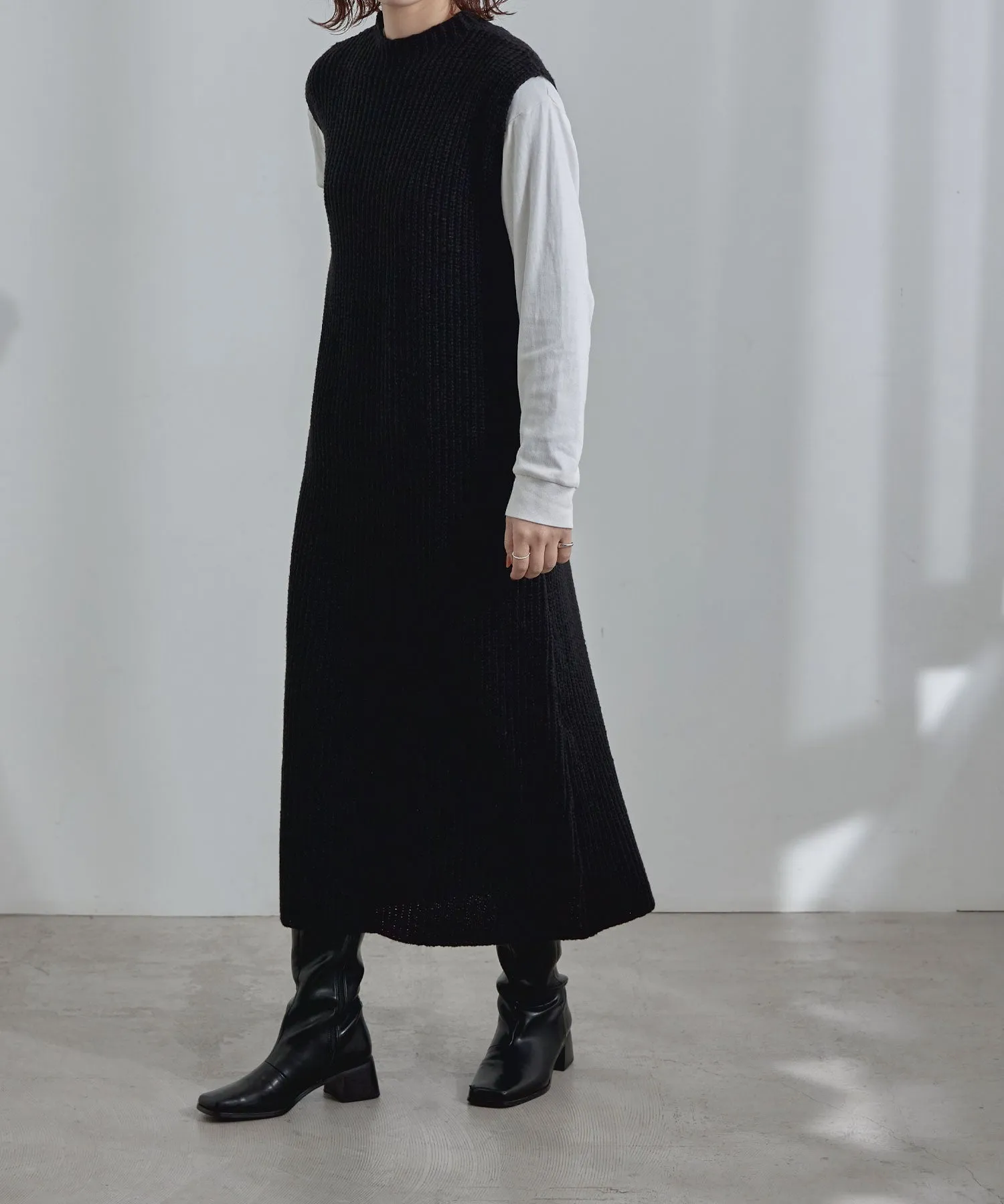 Turtleneck bolero knit & Sleeveless knit one-piece