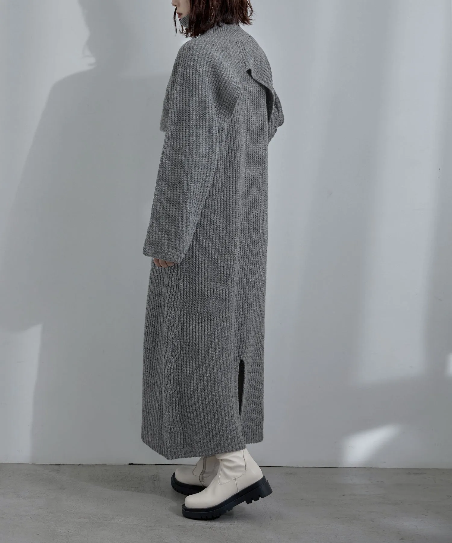 Turtleneck bolero knit & Sleeveless knit one-piece