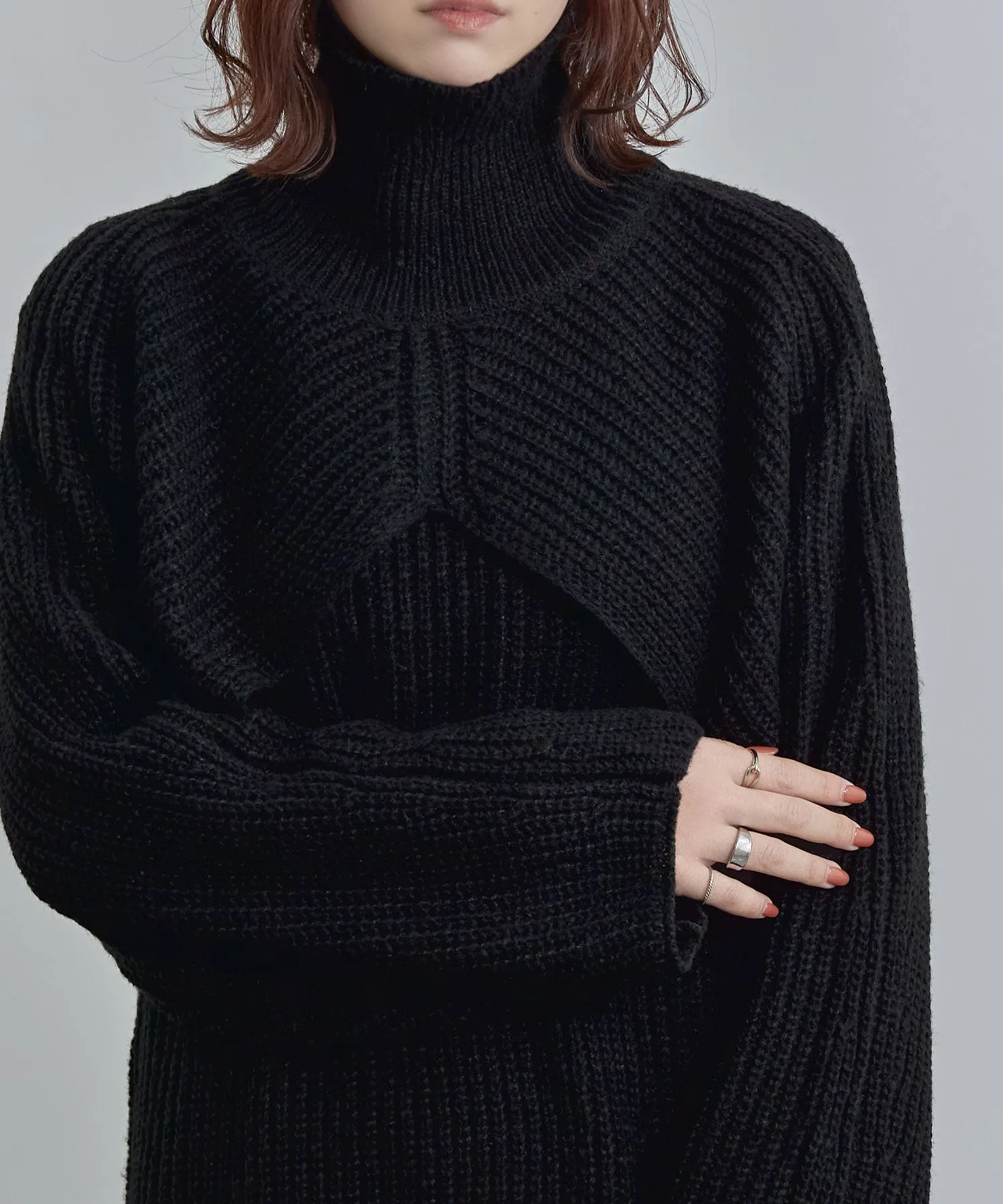 Turtleneck bolero knit & Sleeveless knit one-piece