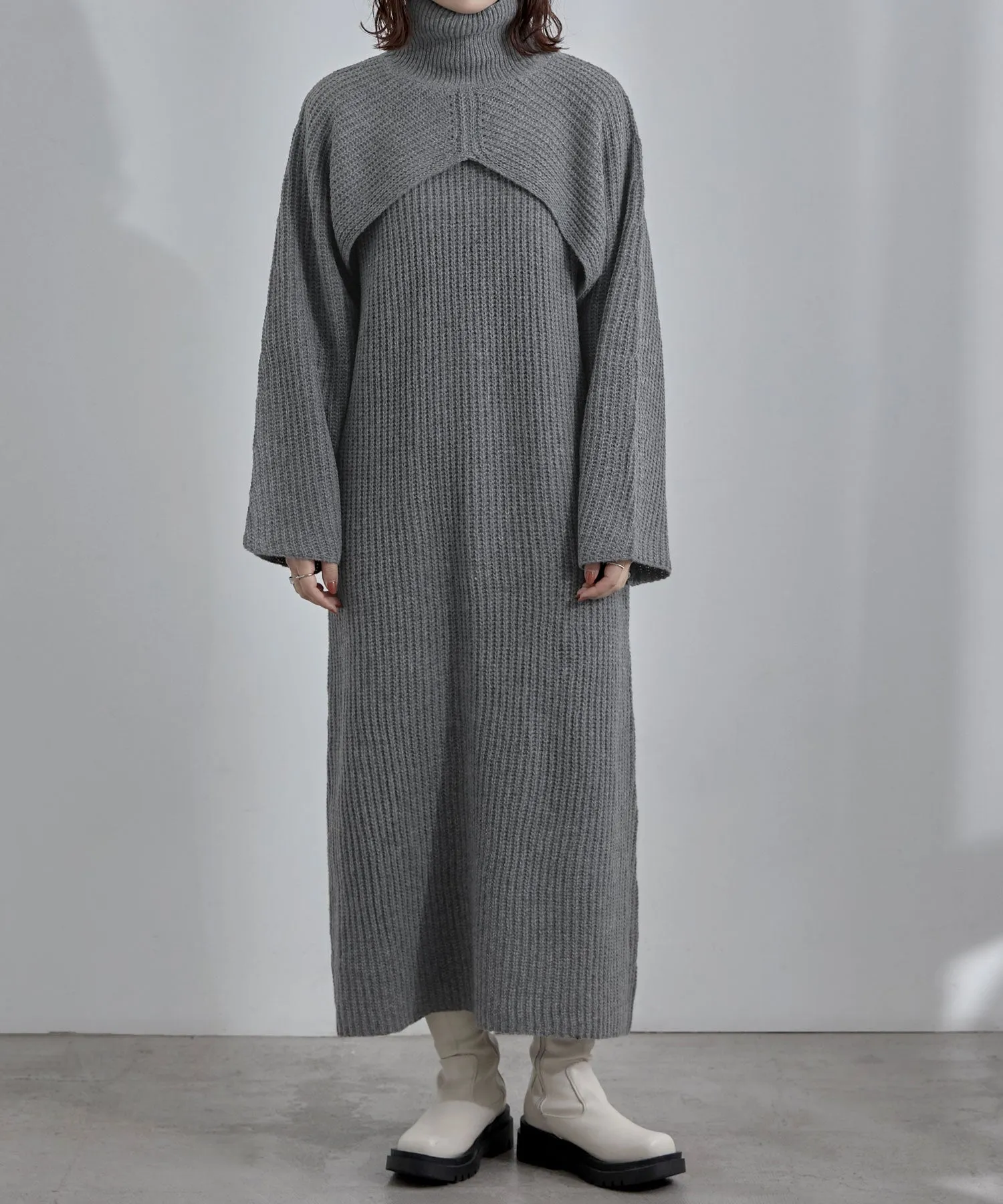 Turtleneck bolero knit & Sleeveless knit one-piece