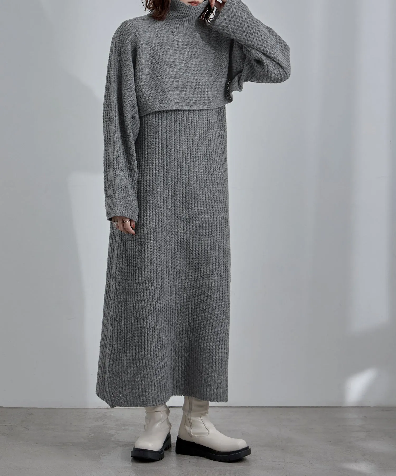 Turtleneck bolero knit & Sleeveless knit one-piece