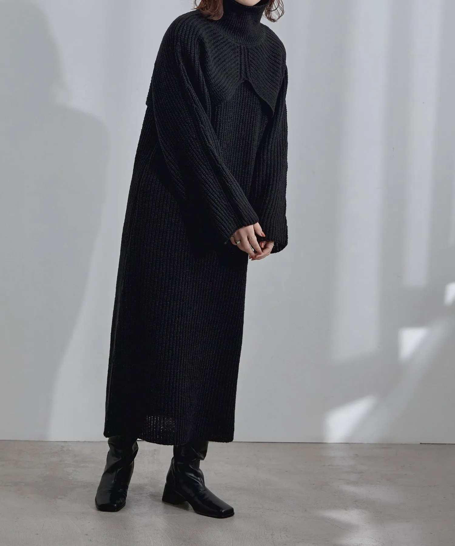 Turtleneck bolero knit & Sleeveless knit one-piece