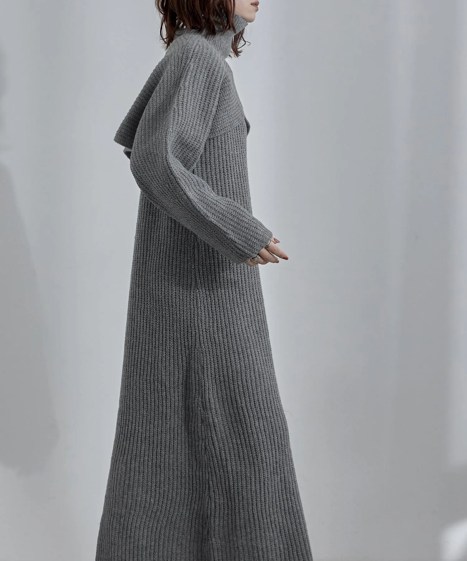 Turtleneck bolero knit & Sleeveless knit one-piece