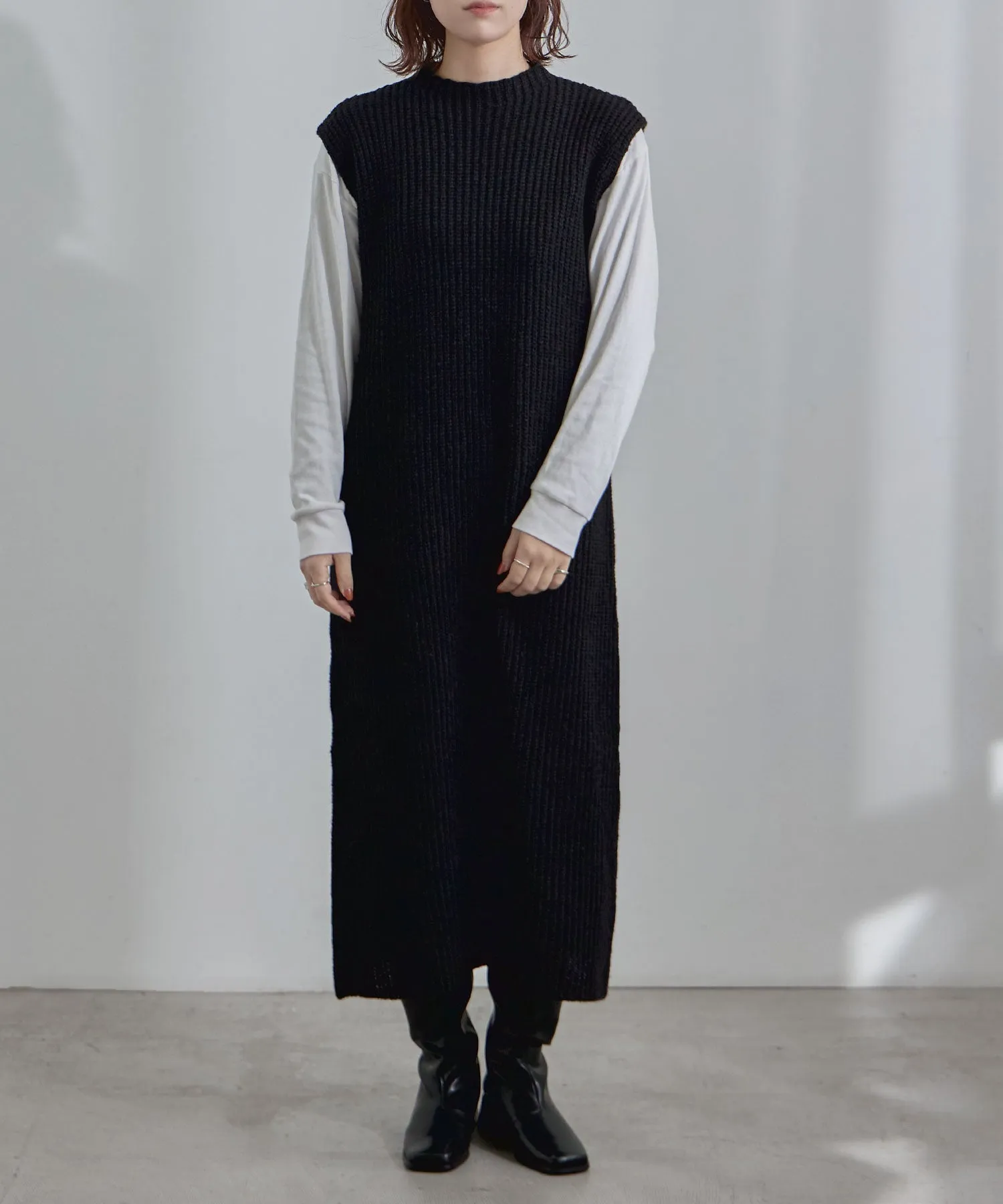 Turtleneck bolero knit & Sleeveless knit one-piece