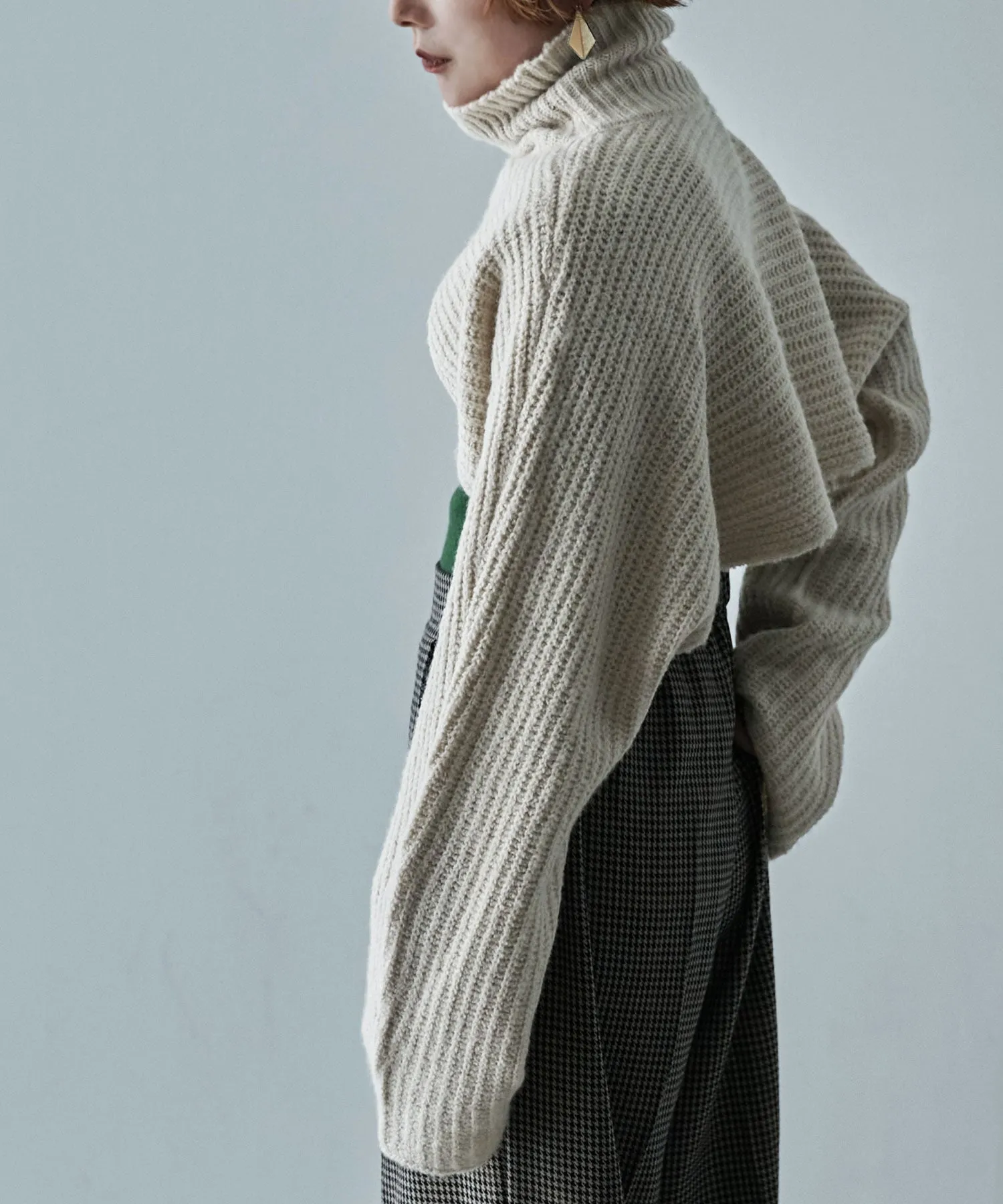 Turtleneck bolero knit
