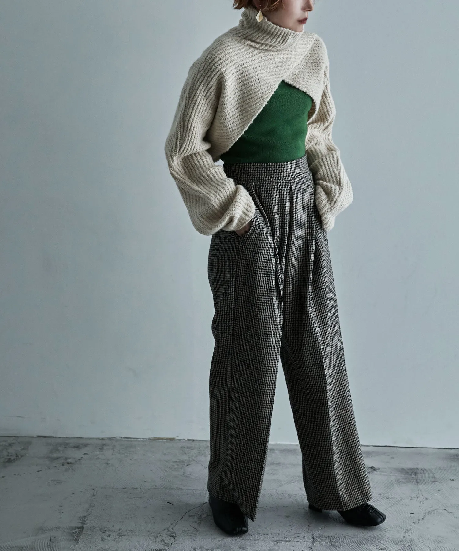 Turtleneck bolero knit